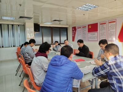 佛山91视频精品制药党组织集中学习《决议》暨第一书记温国坚赠书仪式